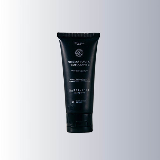 Crema facial para hombres que hidrata profundamente y mejora la piel.